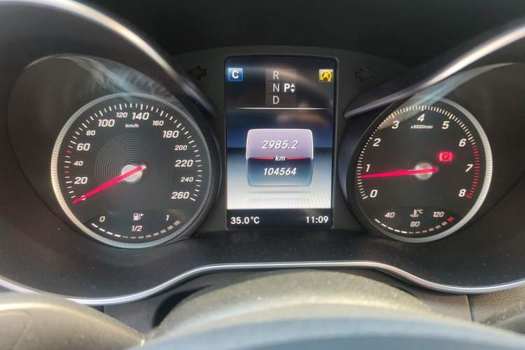 Used Mercedes-Benz C-Class 2017 C 200 L Sport Edition Odometer Close Up