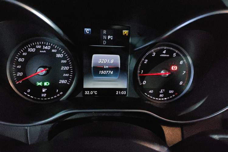 Used Mercedes-Benz C-Class 2017 C 200 station wagon Odometer Close Up
