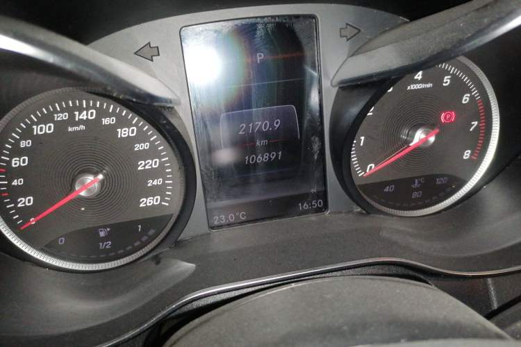 Used Mercedes-Benz C-Class 2017 Facelift C 180 Estate Odometer Close Up