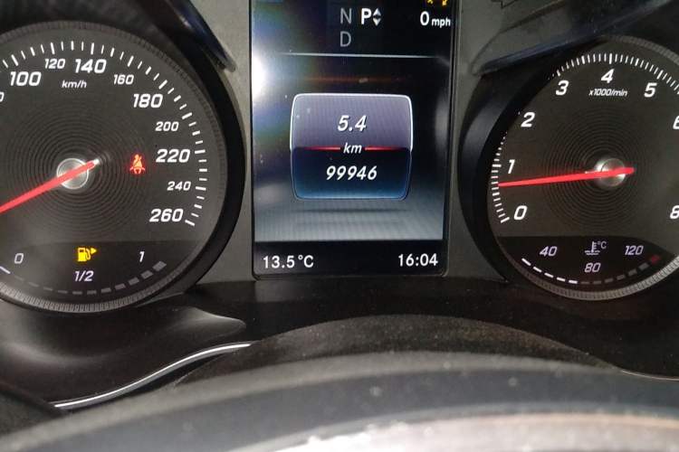 Used Mercedes-Benz C-Class 2017 C 180 L Sport Edition Odometer Close Up