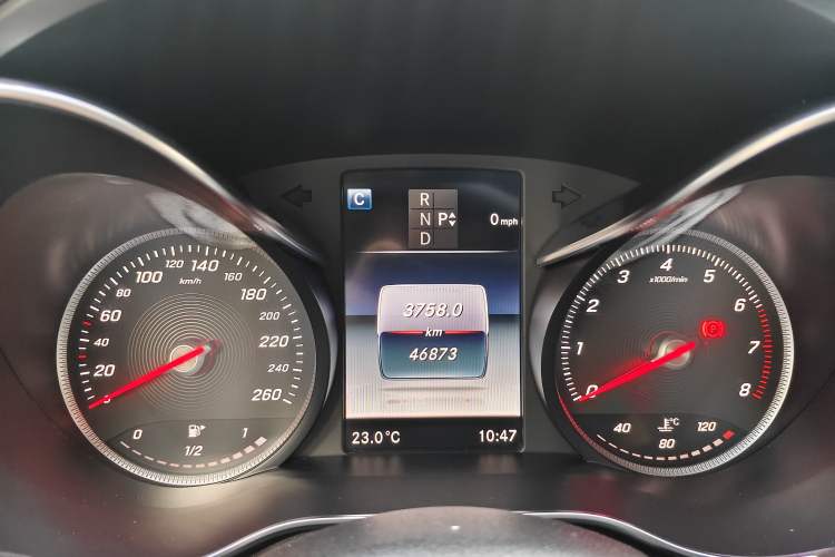 Used Mercedes-Benz C-Class 2017 Restyled C 180 L Fashion Edition Sport Version Odometer Close Up