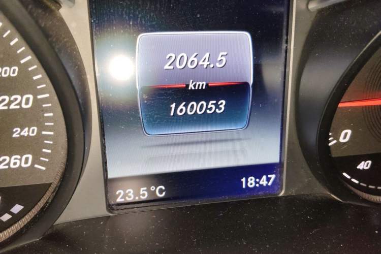 Used Mercedes-Benz C-Class 2017 C 200 L Sport Edition Odometer Close Up