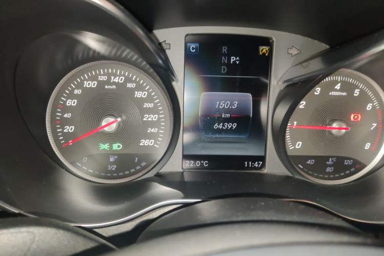 Used Mercedes-Benz C-Class 2017 Facelift C 200 L Sport Edition Odometer Close Up