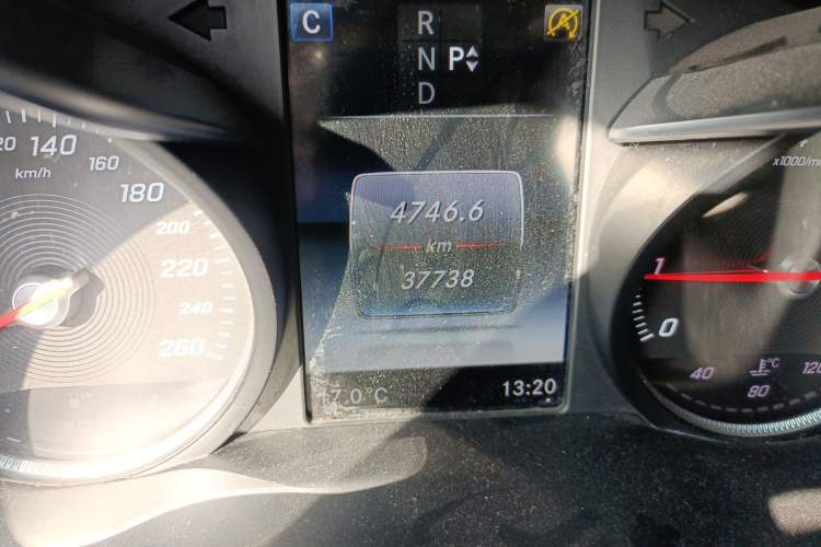Used Mercedes-Benz C-Class 2017 Facelift C 200 Station Wagon Odometer Close Up