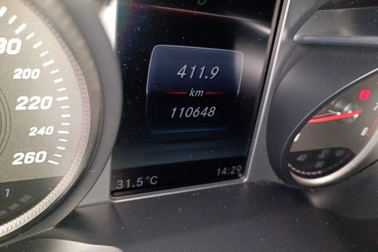 Used Mercedes-Benz C-Class 2017 C 200 L Sport Edition Odometer Close Up