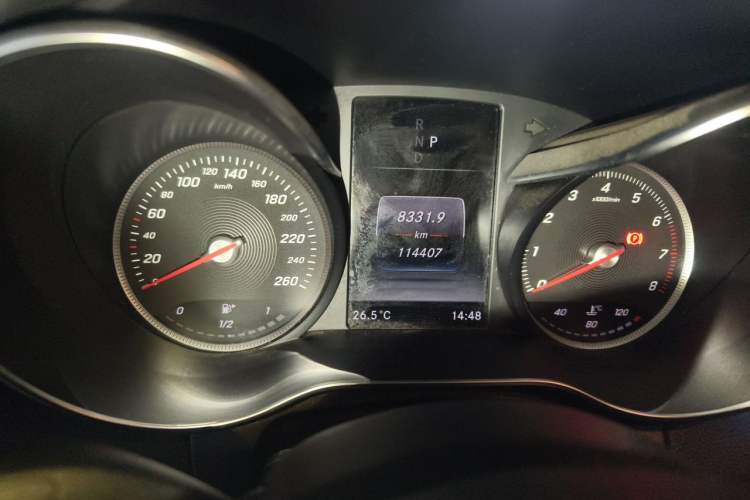 Used Mercedes-Benz C-Class 2017 Facelift C 200 L Sport Edition Odometer Close Up