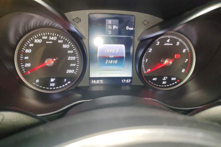 Used Mercedes-Benz C-Class 2017 C 200 L Sport Edition Odometer Close Up