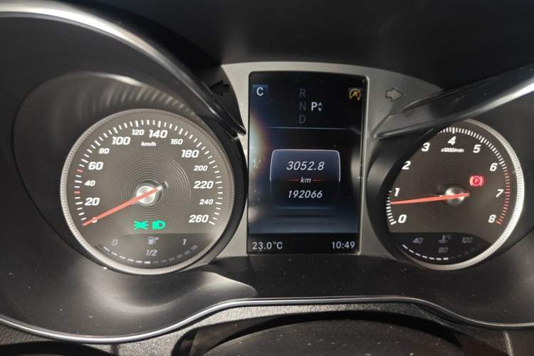 Used Mercedes-Benz C-Class 2017 Revised C 180 L Dynamic Sports Edition Odometer Close Up