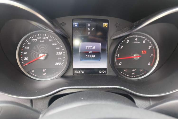 Used Mercedes-Benz C-Class 2017 Facelift C 200 L Sport Edition Odometer Close Up