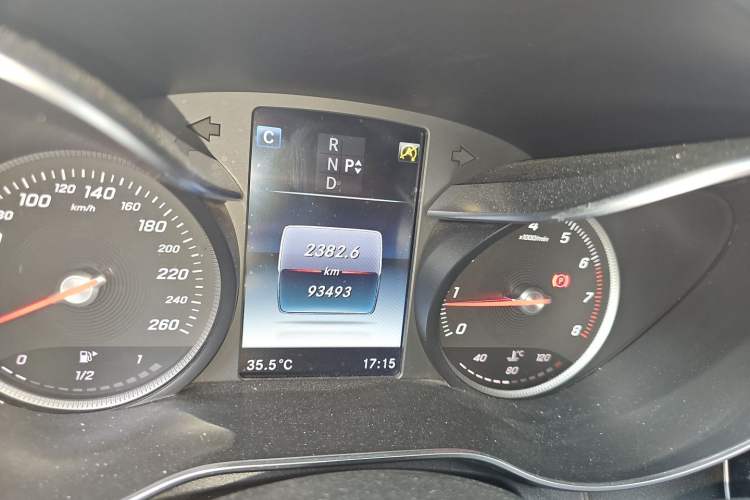 Used Mercedes-Benz C-Class 2017 C 180 L Sport Edition Odometer Close Up