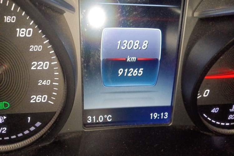 Used Mercedes-Benz C-Class 2017 C 200 station wagon Odometer Close Up