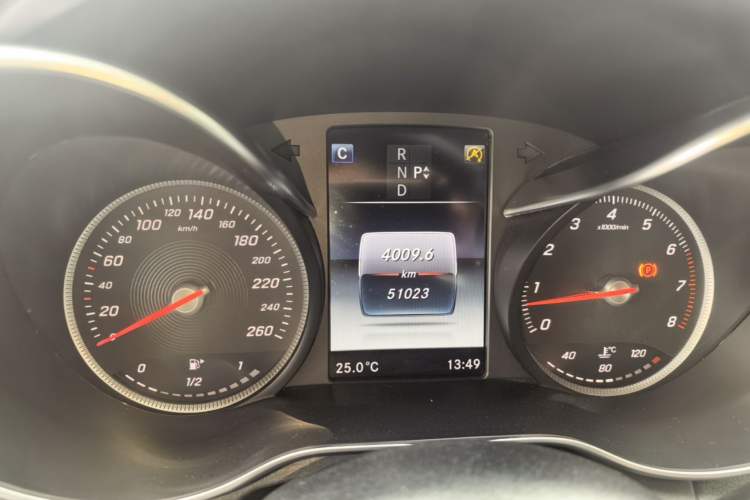 Used Mercedes-Benz C-Class 2017 C 200 L Sport Edition Odometer Close Up