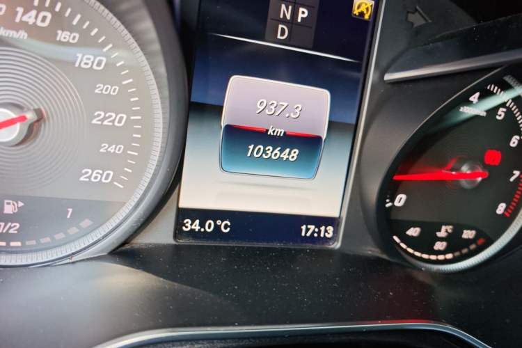 Used Mercedes-Benz C-Class 2017 Restyled C 180 L Fashion Edition Sport Version Odometer Close Up