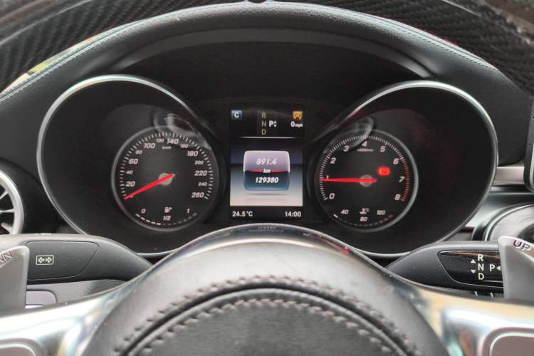 Used Mercedes-Benz C-Class 2017 C 200 L Sport Edition Odometer Close Up
