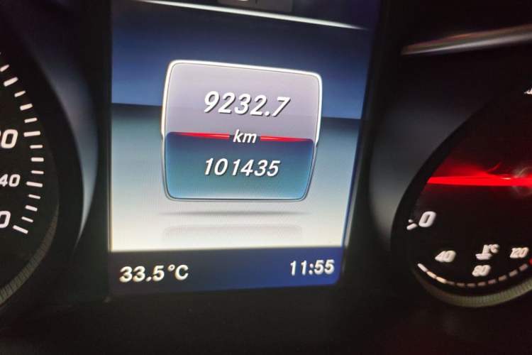 Used Mercedes-Benz C-Class 2017 C 200 L Sport Edition Odometer Close Up