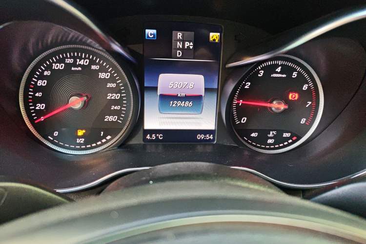 Used Mercedes-Benz C-Class 2017 C 200 L Sport Edition Odometer Close Up