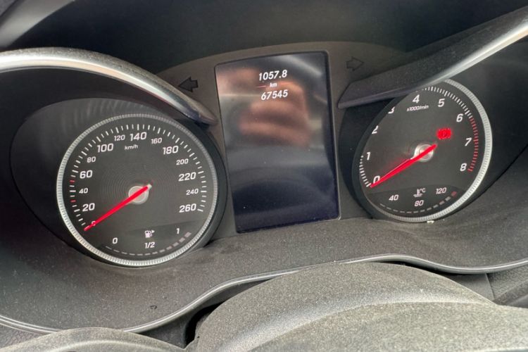 Used Mercedes-Benz C-Class 2017 C 180 L Sport Edition Odometer Close Up