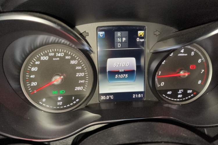 Used Mercedes-Benz C-Class 2017 Restyled C 180 L Fashion Edition Sport Version Odometer Close Up