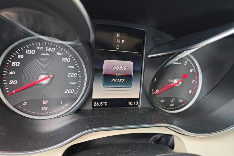 Used Mercedes-Benz C-Class 2017 C 200 L Sport Edition Odometer Close Up