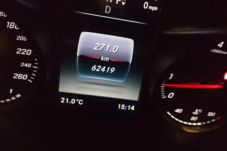 Used Mercedes-Benz C-Class 2017 C 200 L Sport Edition Odometer Close Up