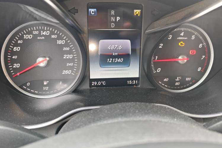 Used Mercedes-Benz C-Class 2017 Facelift C 200 L Sport Edition Odometer Close Up