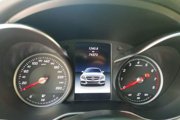 Used Mercedes-Benz C-Class 2017 C 200 4MATIC Coupe Odometer Close Up