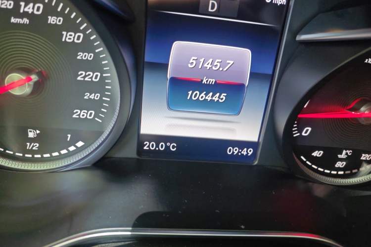 Used Mercedes-Benz C-Class 2017 Restyled C 180 L Fashion Edition Sport Version Odometer Close Up