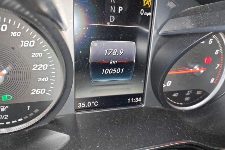 Used Mercedes-Benz C-Class 2017 Restyled C 180 L Fashion Edition Sport Version Odometer Close Up