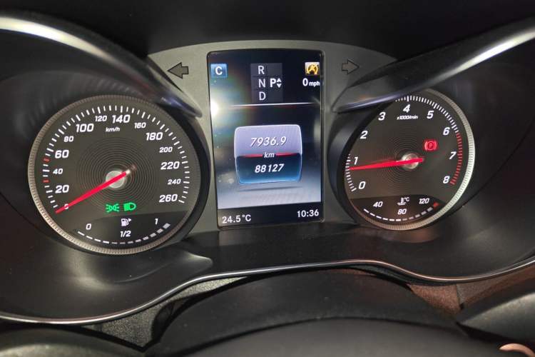 Used Mercedes-Benz C-Class 2017 C 200 L Sport Edition Odometer Close Up