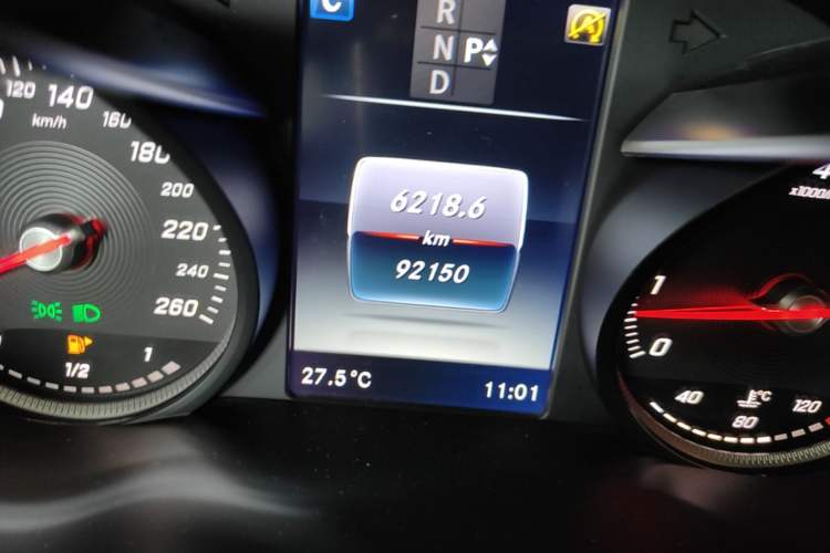 Used Mercedes-Benz C-Class 2017 C 180 L Sport Edition Odometer Close Up