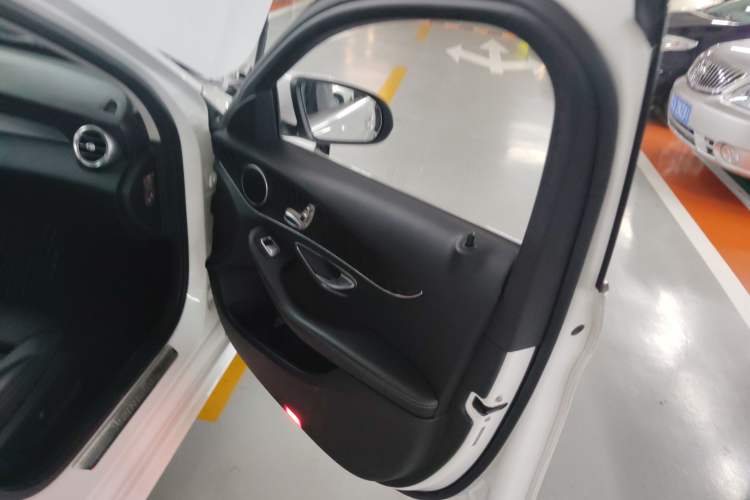 Used Mercedes-Benz C-Class 2017 C 180 Estate Right Front Door Interior