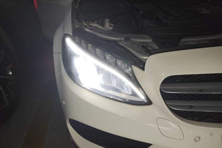 Used Mercedes-Benz C-Class 2017 Facelift C 200 L Sport Edition Right Front Headlight