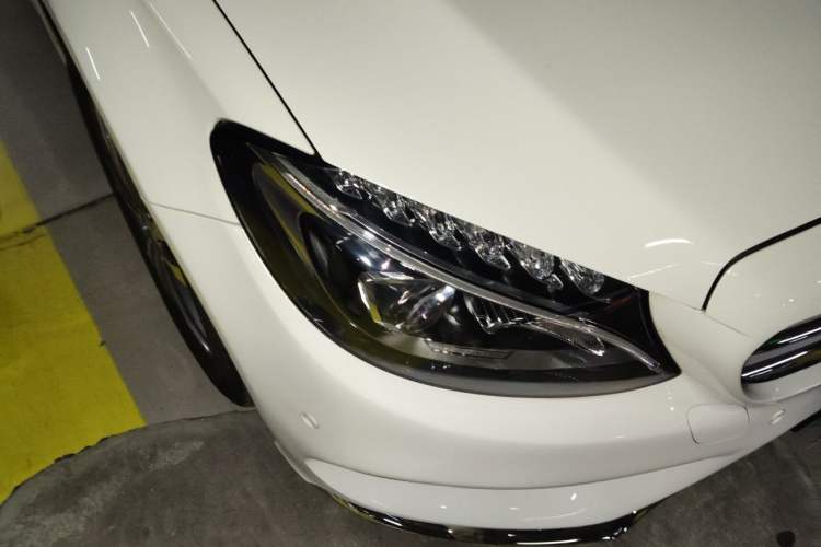 Used Mercedes-Benz C-Class 2017 C 200 L Sport Edition Right Front Headlight