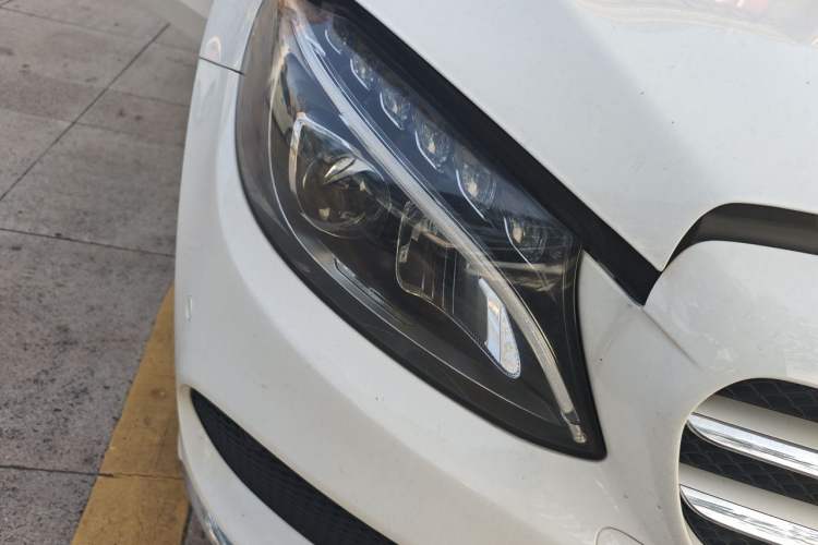 Used Mercedes-Benz C-Class 2017 C 180 L Sport Edition Right Front Headlight