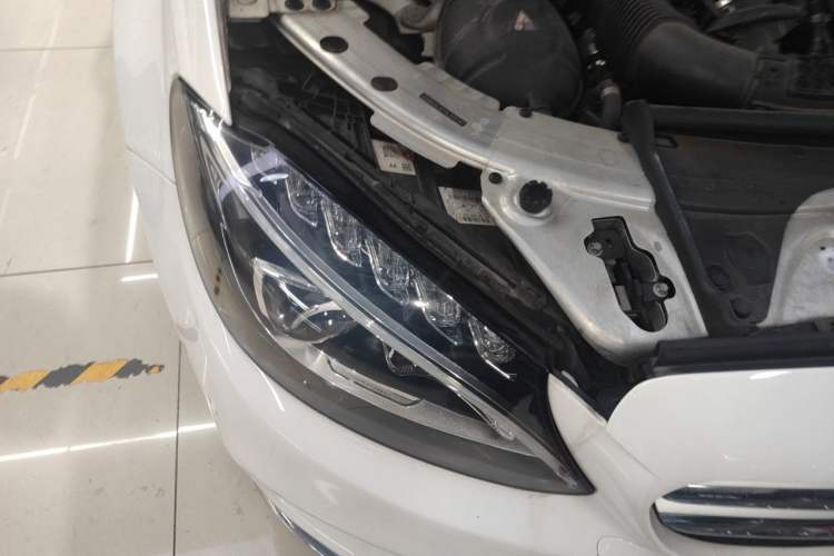 Used Mercedes-Benz C-Class 2017 Facelift C 200 L Sport Edition Right Front Headlight