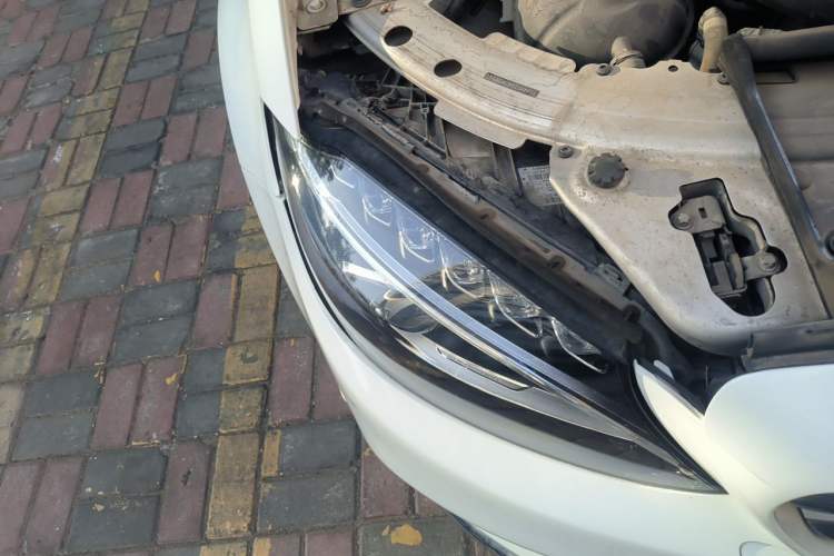 Used Mercedes-Benz C-Class 2017 Facelift C 200 L Sport Edition Right Front Headlight