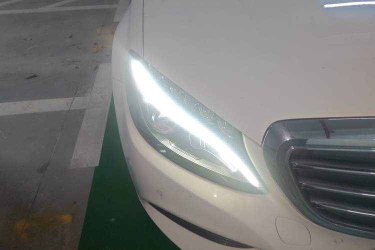 Used Mercedes-Benz C-Class 2017 C 200 L Right Front Headlight