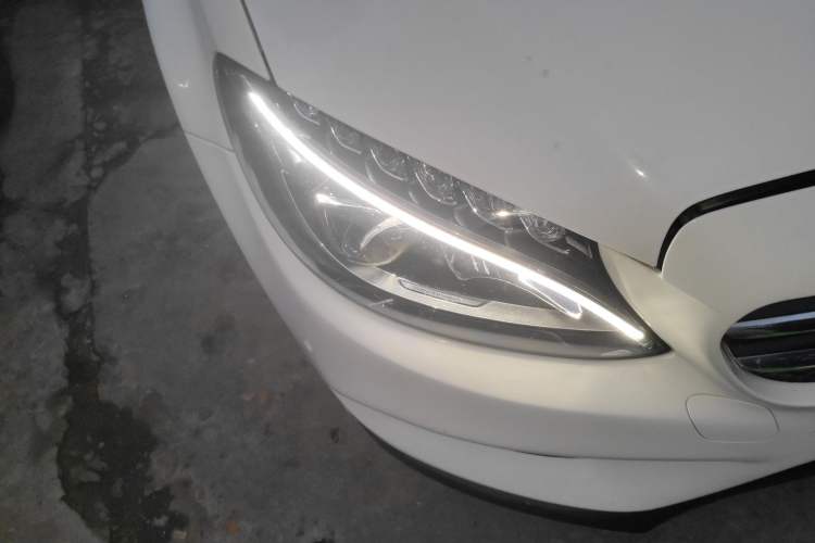 Used Mercedes-Benz C-Class 2017 Restyled C 200 Sport Edition Right Front Headlight
