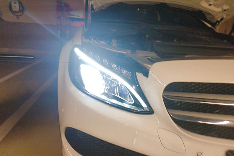 Used Mercedes-Benz C-Class 2017 C 200 L Sport Edition Right Front Headlight