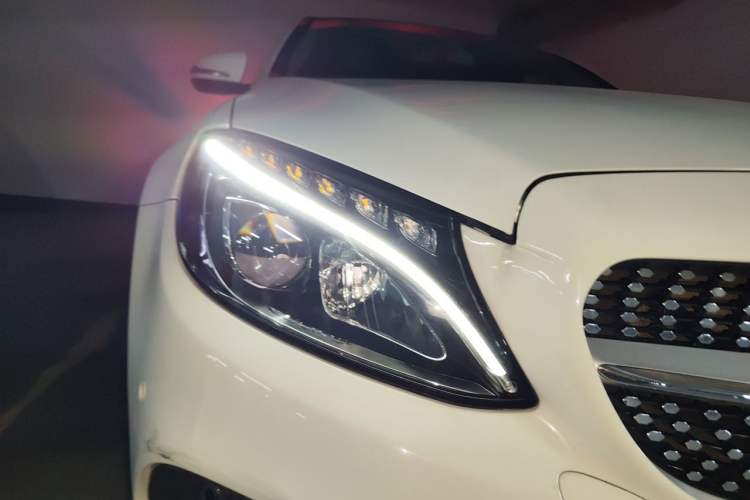 Used Mercedes-Benz C-Class 2017 Facelift C 200 L Sport Edition Right Front Headlight