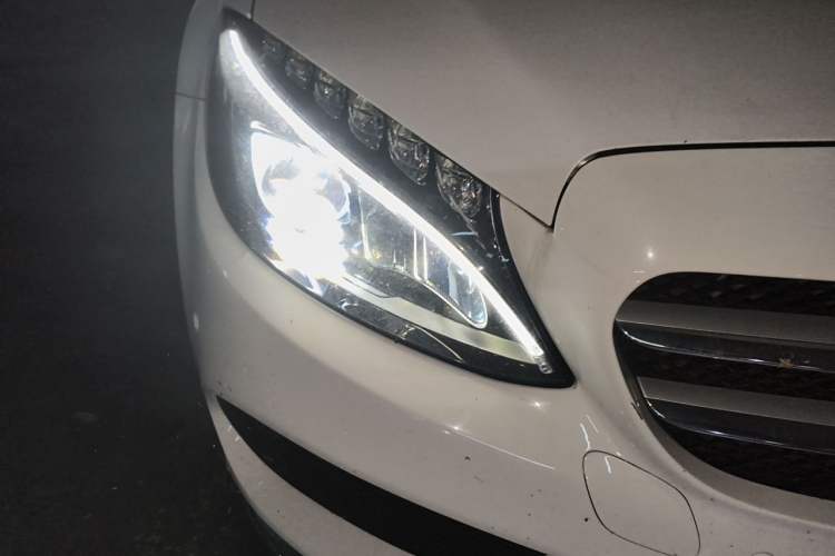 Used Mercedes-Benz C-Class 2017 Revised C 180 L Dynamic Sports Edition Right Front Headlight
