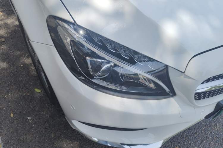 Used Mercedes-Benz C-Class 2017 Facelift C 200 L Sport Edition Right Front Headlight