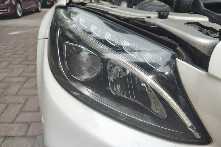 Used Mercedes-Benz C-Class 2017 C 200 L Sport Edition Right Front Headlight