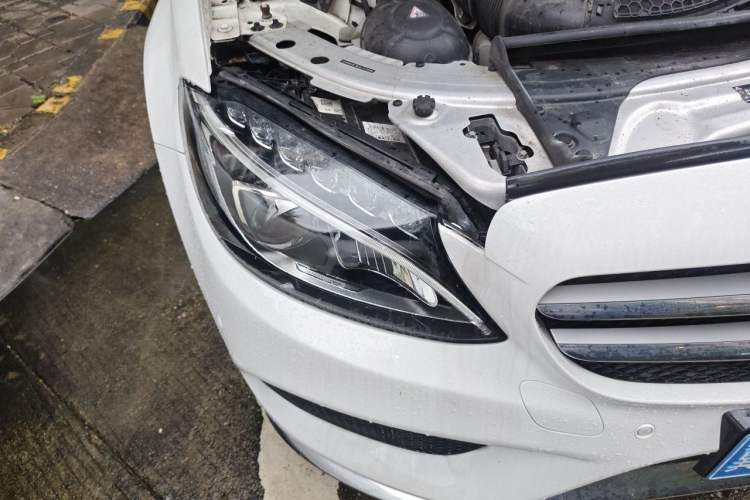 Used Mercedes-Benz C-Class 2017 Restyled C 200 Sport Edition Right Front Headlight