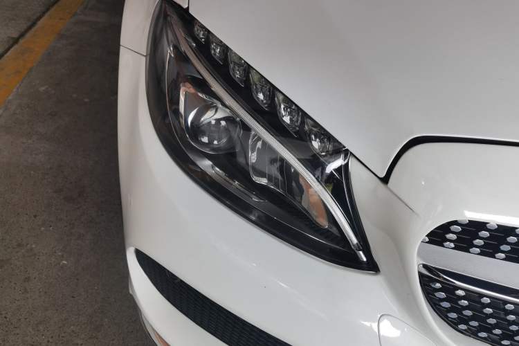 Used Mercedes-Benz C-Class 2017 Revised C 180 L Dynamic Sports Edition Right Front Headlight