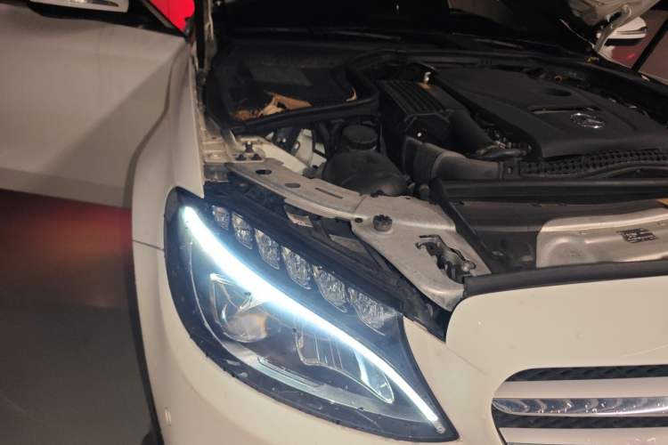 Used Mercedes-Benz C-Class 2017 Restyled C 200 Sport Edition Right Front Headlight