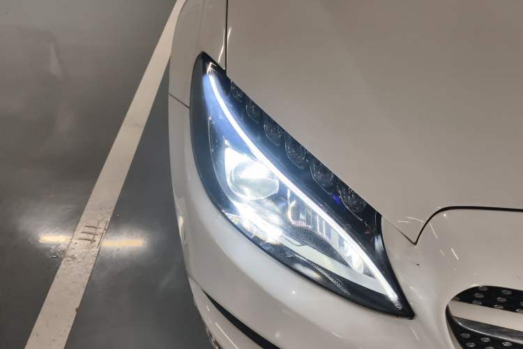 Used Mercedes-Benz C-Class 2017 C 200 Coupe Right Front Headlight