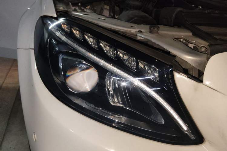 Used Mercedes-Benz C-Class 2017 Restyled C 200 Sport Edition Right Front Headlight
