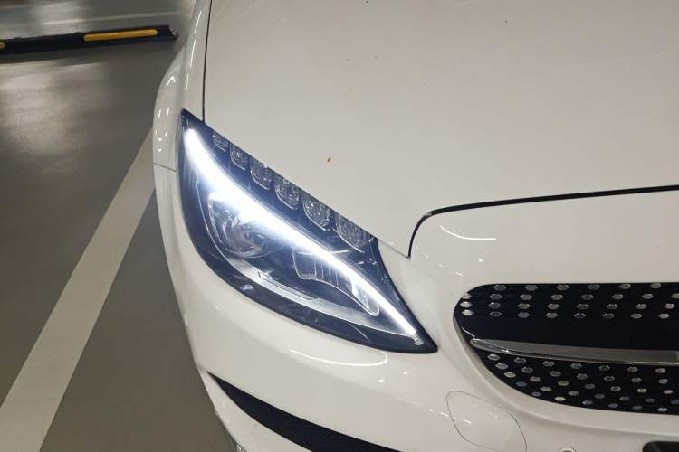 Used Mercedes-Benz C-Class 2017 Restyled C 180 L Fashion Edition Sport Version Right Front Headlight
