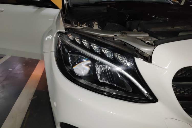 Used Mercedes-Benz C-Class 2017 Restyled C 200 Sport Edition Right Front Headlight